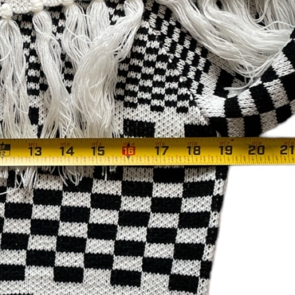 Main Strip Bohemian Crop Black And White Sweater. NWOT. Size Small - Picture 6 of 8